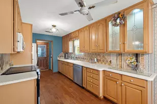 2012 Pebblecreek Dr, Cleburne, TX 76033 - Photo 8