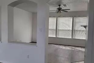 513 Pineview Ln, Fort Worth, TX 76140 - Photo 2