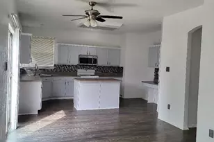 513 Pineview Ln, Fort Worth, TX 76140 - Photo 4