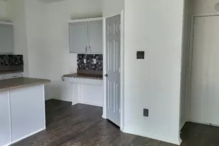 513 Pineview Ln, Fort Worth, TX 76140 - Photo 6