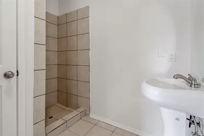 4713 Virginia Avenue #E, Dallas, TX 75204 - Photo 30