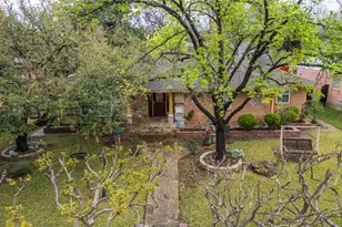 2516 Pinebluff Dr, Dallas, TX 75228 - Photo 2