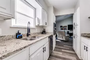 3820 Flamingo Ln, Irving, TX 75062 - Photo 10