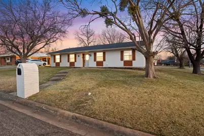 622 Oxford Drive, Sherman, TX 75092 - Photo 2