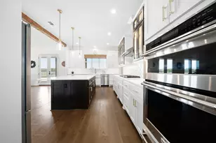 2050 W Elm Mott Dr, Waco, TX 76705 - Photo 10