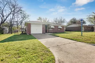 407 Glenn Dr, Weatherford, TX 76086 - Photo 2