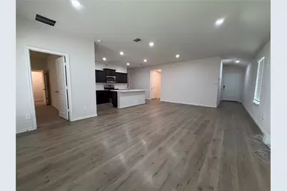 714 Coastline Way, Princeton, TX 75407 - Photo 2