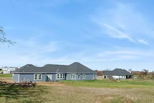 715 Co Rd 4599, Boyd, TX 76023 - Photo 30