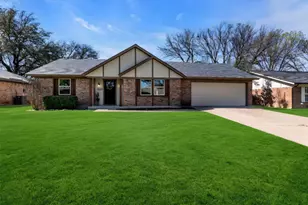 5529 Wood View St, North Richland Hills, TX 76180 - Photo 1