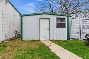 301 Rhoades Ln, Springtown, TX 76082 - Photo 32