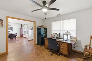 301 Rhoades Ln, Springtown, TX 76082 - Photo 20