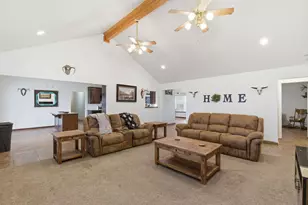 301 Rhoades Ln, Springtown, TX 76082 - Photo 4