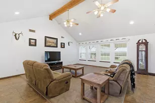 301 Rhoades Ln, Springtown, TX 76082 - Photo 18