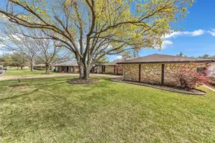 4541 Saldana Dr, Fort Worth, TX 76133 - Photo 4