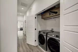 2618 Carpenter Ave, Dallas, TX 75215 - Photo 18