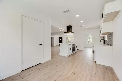 10823 Meadowcliff Lane, Dallas, TX 75238 - Photo 12