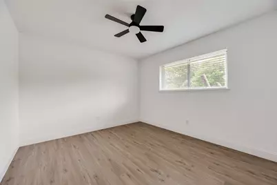 10823 Meadowcliff Lane, Dallas, TX 75238 - Photo 24