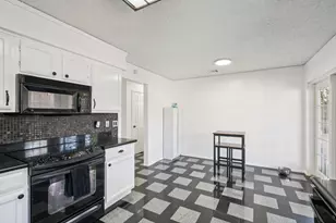 2307 Harrington Ct, Euless, TX 76039 - Photo 10