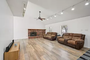 2307 Harrington Ct, Euless, TX 76039 - Photo 6