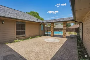 2226 Diamond Oaks Dr, Garland, TX 75044 - Photo 24