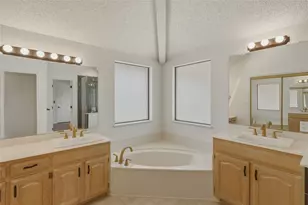 2226 Diamond Oaks Dr, Garland, TX 75044 - Photo 16