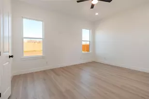 592 Highview Ct, Godley, TX 76044 - Photo 8