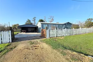 813 W 12th St, Cameron, TX 76520 - Photo 30