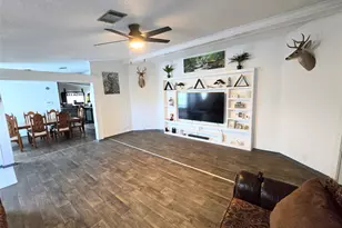 813 W 12th St, Cameron, TX 76520 - Photo 4