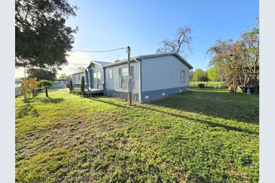 813 W 12th Street, Cameron, TX 76520 - Photo 28