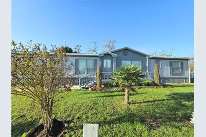 813 W 12th Street, Cameron, TX 76520 - Photo 2