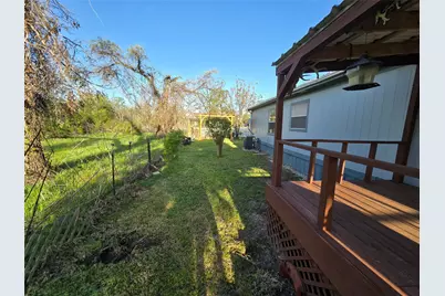 813 W 12th Street, Cameron, TX 76520 - Photo 24