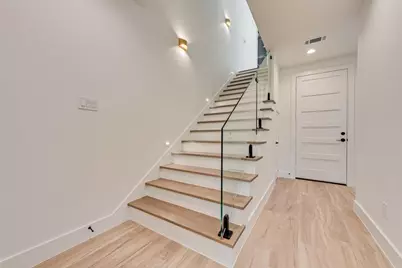 920 Duluth, Dallas, TX 75212 - Photo 6