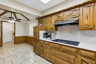 810 Meadowgate Dr, Garland, TX 75040 - Photo 10