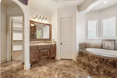 217 Steeplechase Drive, Irving, TX 75062 - Photo 24