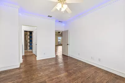 217 Steeplechase Drive, Irving, TX 75062 - Photo 32