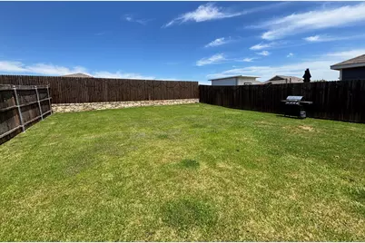 718 Trestle Drive, Princeton, TX 75407 - Photo 12
