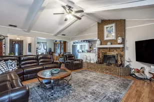 2005 Brentwood St, Gainesville, TX 76240 - Photo 4