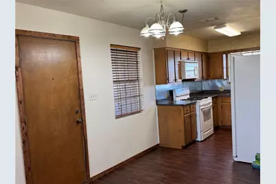 710 Charles Street, Seymour, TX 76380 - Photo 10