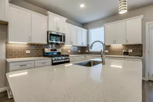 5450 Ridgeway Dr, Haltom City, TX 76137 - Photo 10