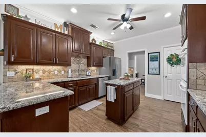 2515 Lakeshore Drive, Cleburne, TX 76033 - Photo 6