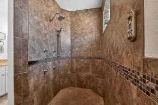 2515 Lakeshore Dr, Cleburne, TX 76033 - Photo 16