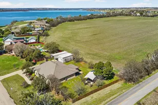 2515 Lakeshore Dr, Cleburne, TX 76033 - Photo 26