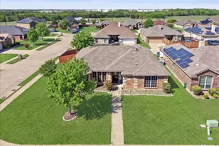 2001 Woodmere Dr, Lancaster, TX 75134 - Photo 2