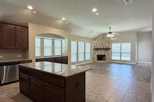 704 Lighthouse Ln, Savannah, TX 76227 - Photo 4