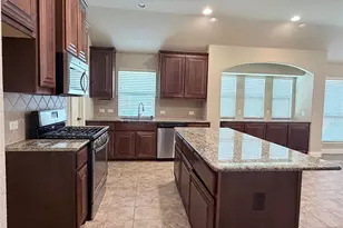 704 Lighthouse Ln, Savannah, TX 76227 - Photo 6