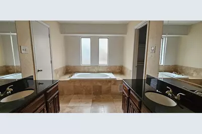 1721 Saint James, Carrollton, TX 75007 - Photo 14