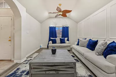 519 Delores Drive, Grand Prairie, TX 75052 - Photo 6