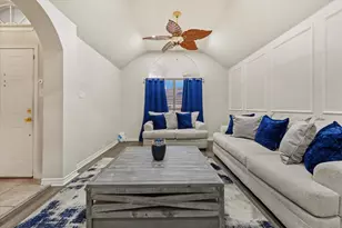 519 Delores Dr, Grand Prairie, TX 75052 - Photo 6