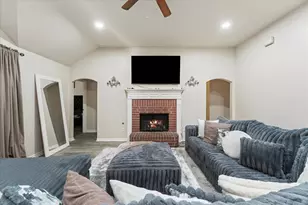 519 Delores Dr, Grand Prairie, TX 75052 - Photo 16