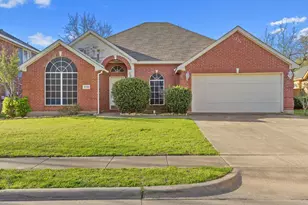 519 Delores Dr, Grand Prairie, TX 75052 - Photo 1